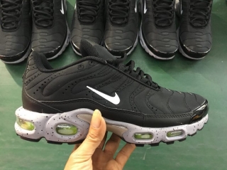 NIKE AIR MAX TN-8013